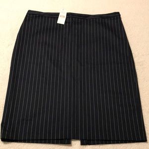 NWT Banana Republic stretch navy & white pinstripe skirt Size 14